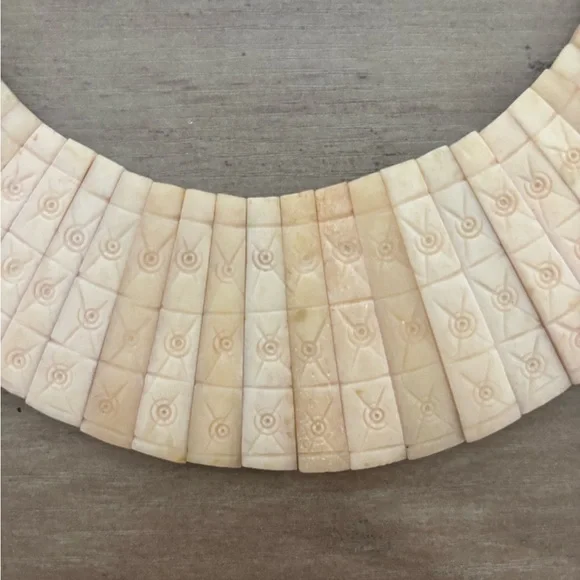 Vintage Pink Carved Statement Choker Necklace - Picture 2 of 9